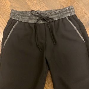 NWOT Ann Taylor Jogger with Faux Leather Waist 0P